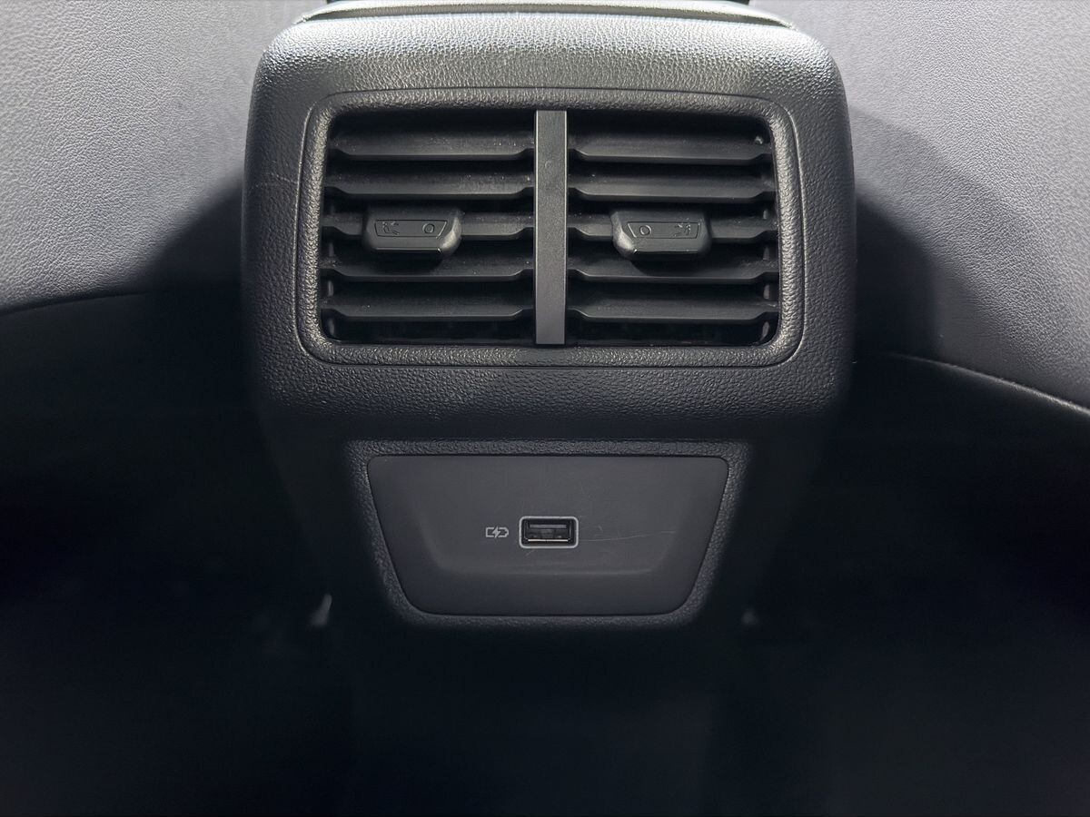 Jetta VS7 2023 - фото автомобиля