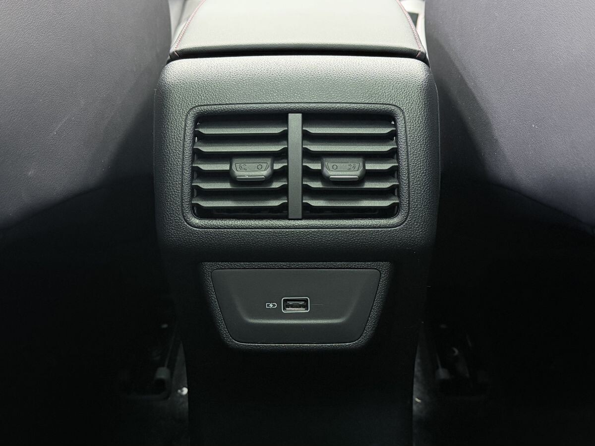 Jetta VS7 2023 - фото автомобиля