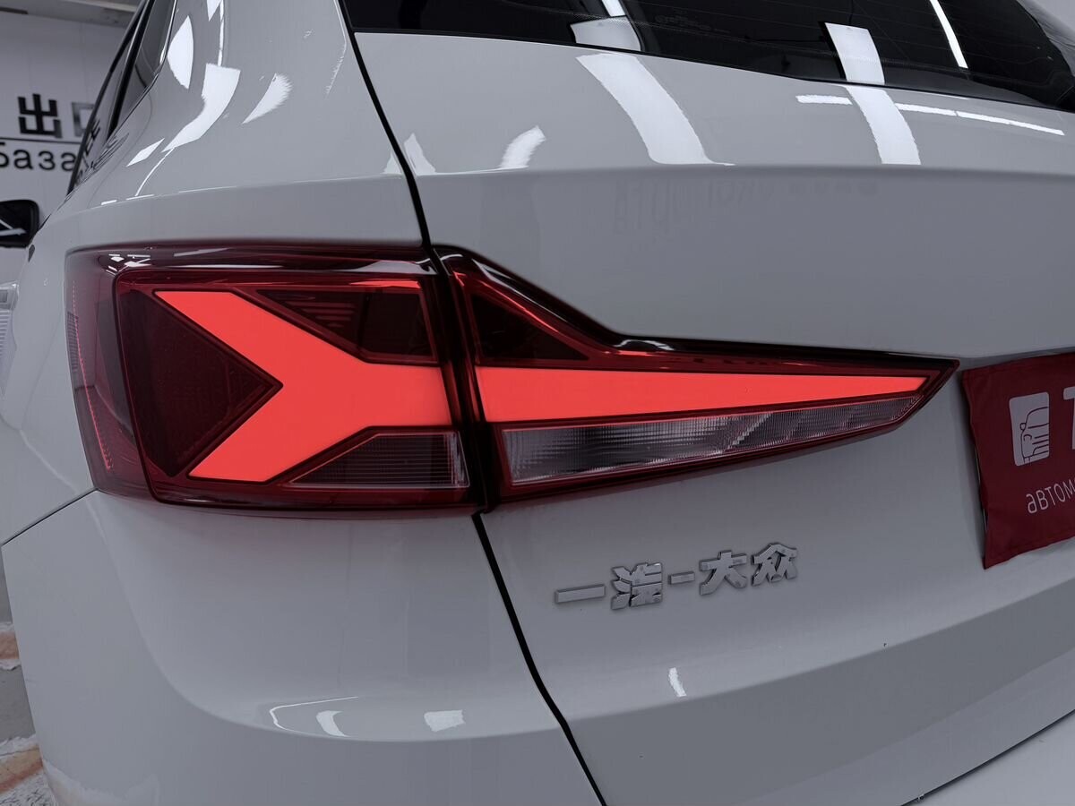 Jetta VS7 2023 - фото автомобиля