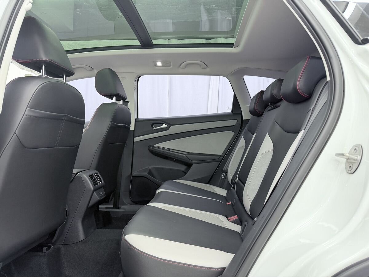 Jetta VS7 2023 - фото автомобиля