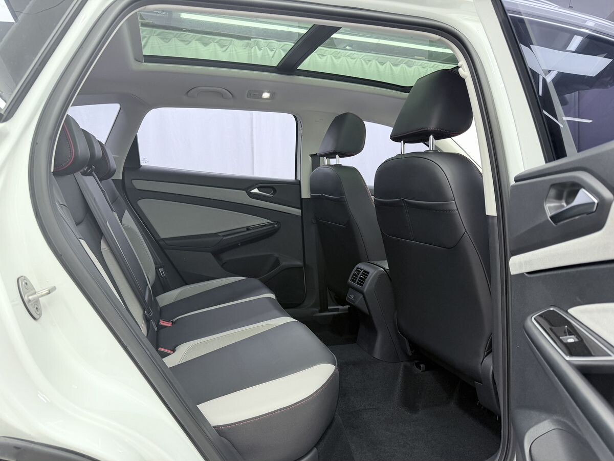 Jetta VS7 2023 - фото автомобиля