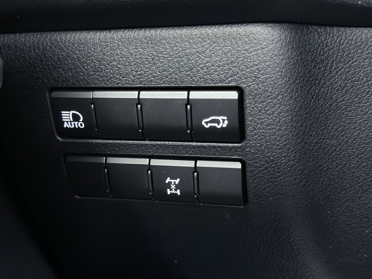 Lexus NX200 2021 - фото автомобиля