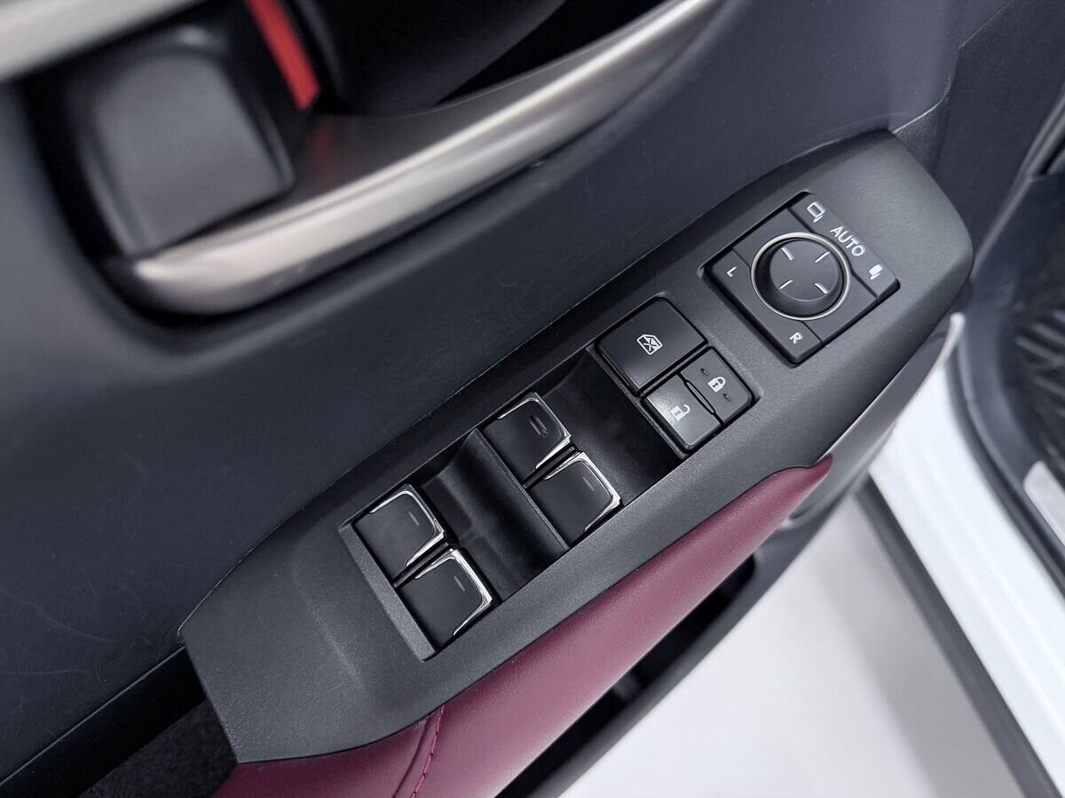 Lexus NX200 2021 - фото автомобиля