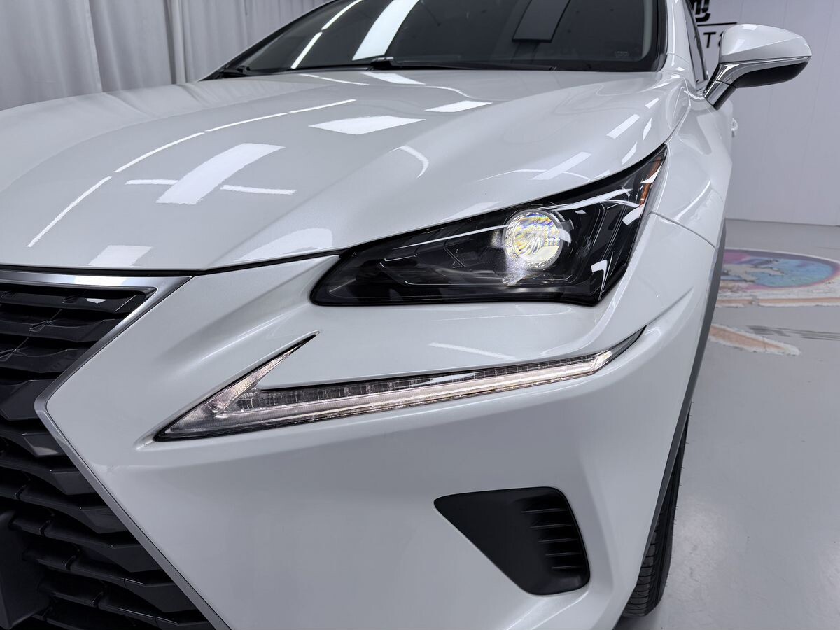 Lexus NX200 2021 - фото автомобиля