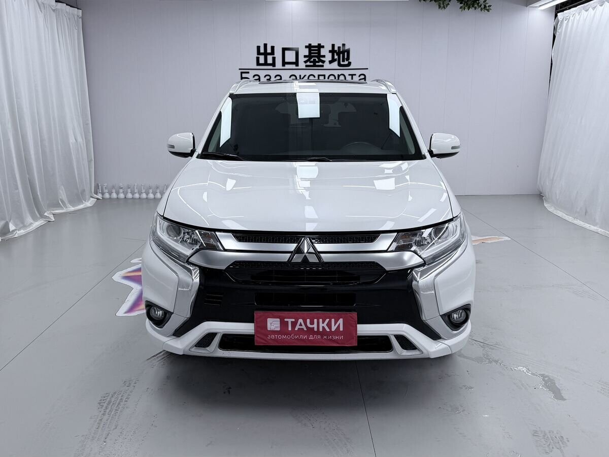 Mitsubishi Outlander 2021 - фото автомобиля
