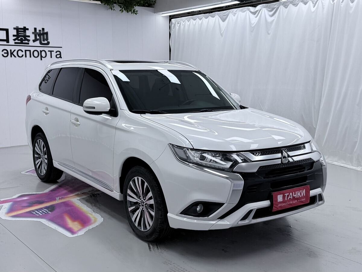 Mitsubishi Outlander 2021 - фото автомобиля
