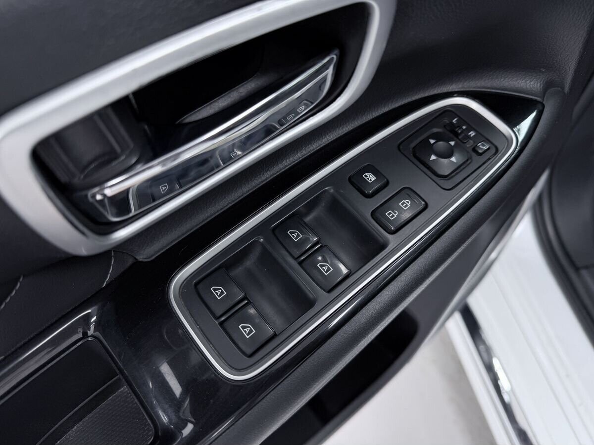 Mitsubishi Outlander 2021 - фото автомобиля