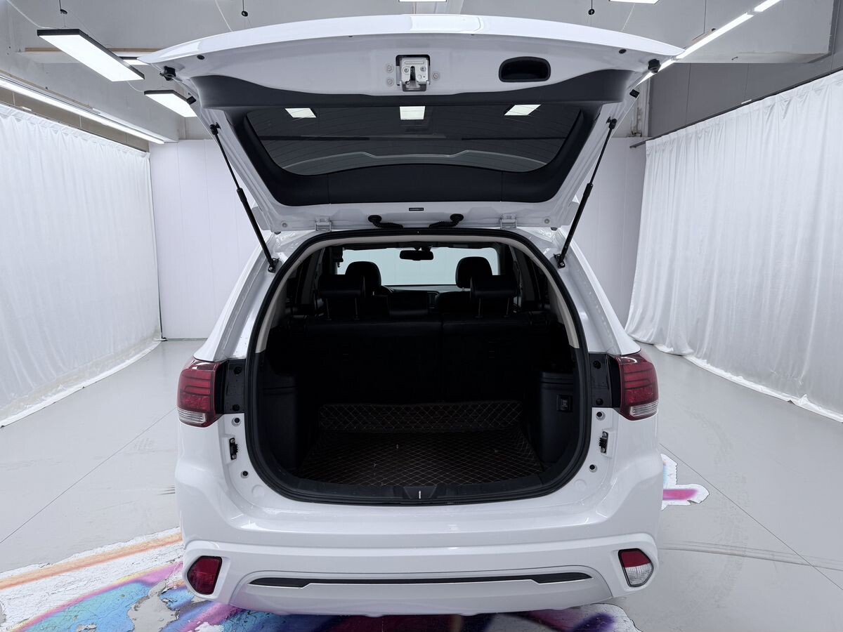 Mitsubishi Outlander 2021 - фото автомобиля