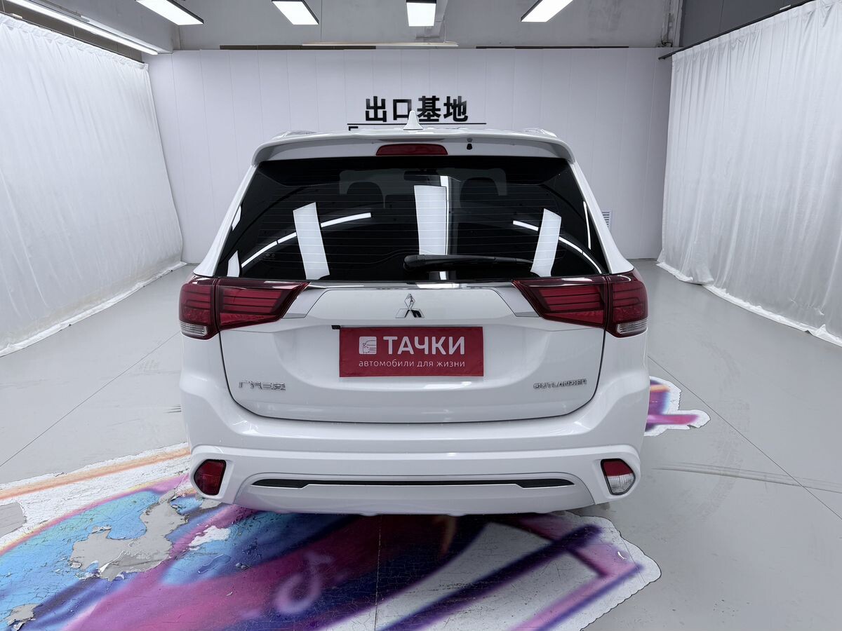 Mitsubishi Outlander 2021 - фото автомобиля