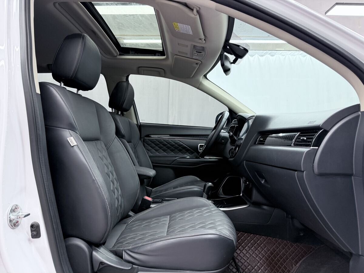 Mitsubishi Outlander 2021 - фото автомобиля