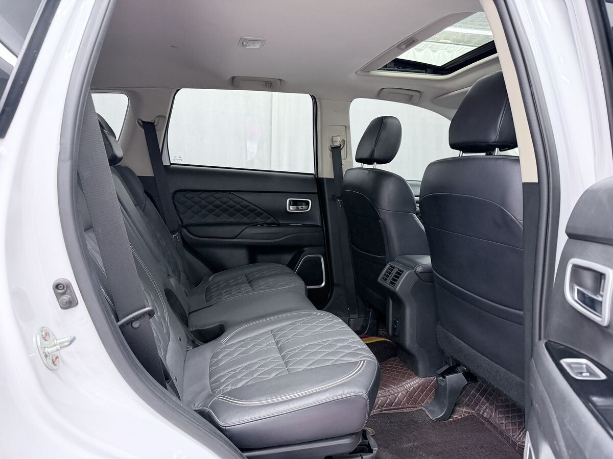 Mitsubishi Outlander 2021 - фото автомобиля