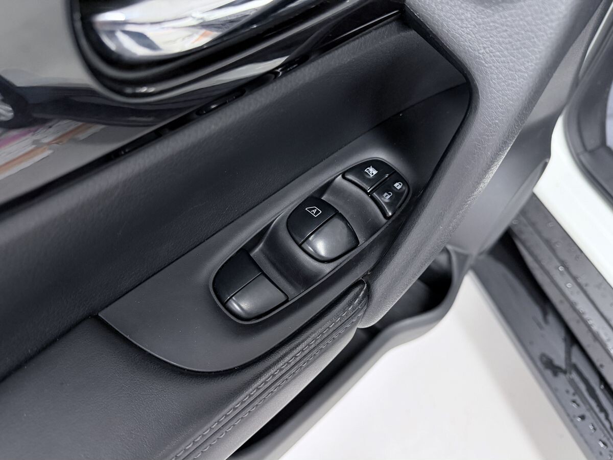 Nissan X-Trail 2022 - фото автомобиля