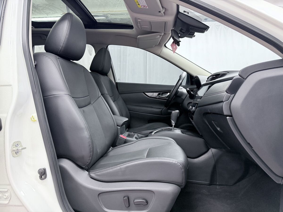 Nissan X-Trail 2022 - фото автомобиля