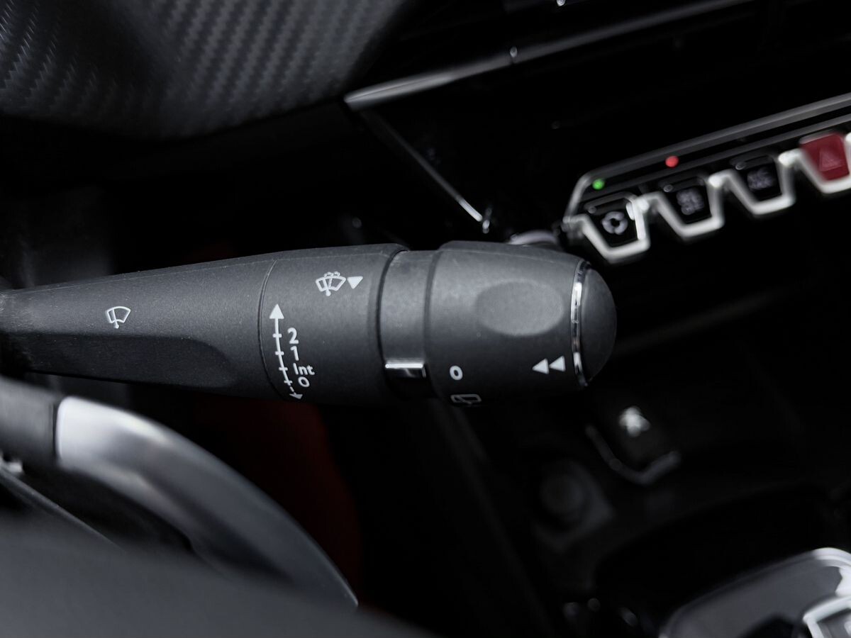 Peugeot 2008 2022 - фото автомобиля