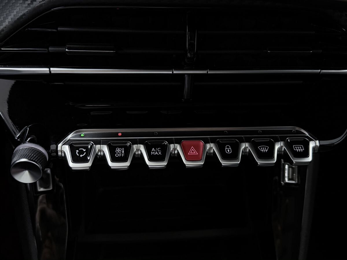 Peugeot 2008 2022 - фото автомобиля