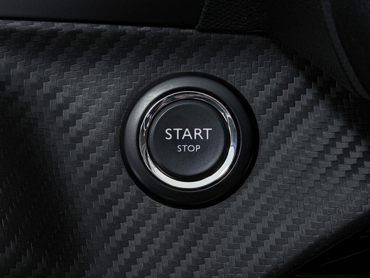 Peugeot 2008 2022 - фото автомобиля