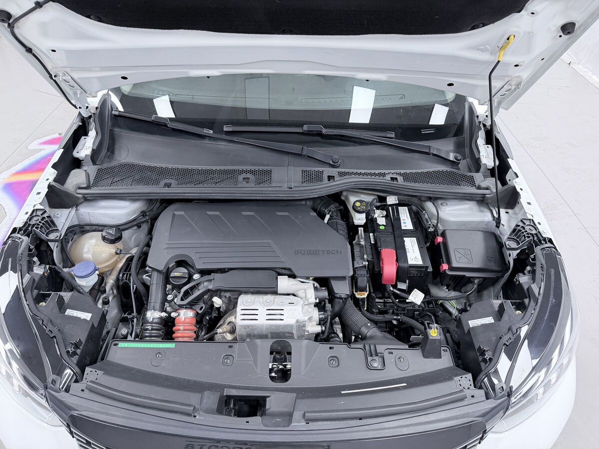 Peugeot 2008 2022 - фото автомобиля