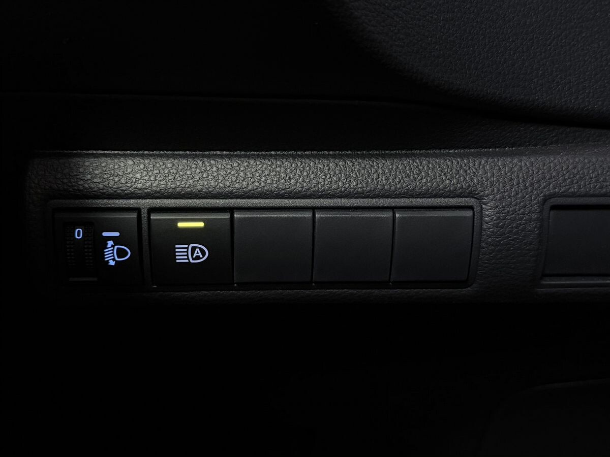 Toyota Corolla 2023 - фото автомобиля