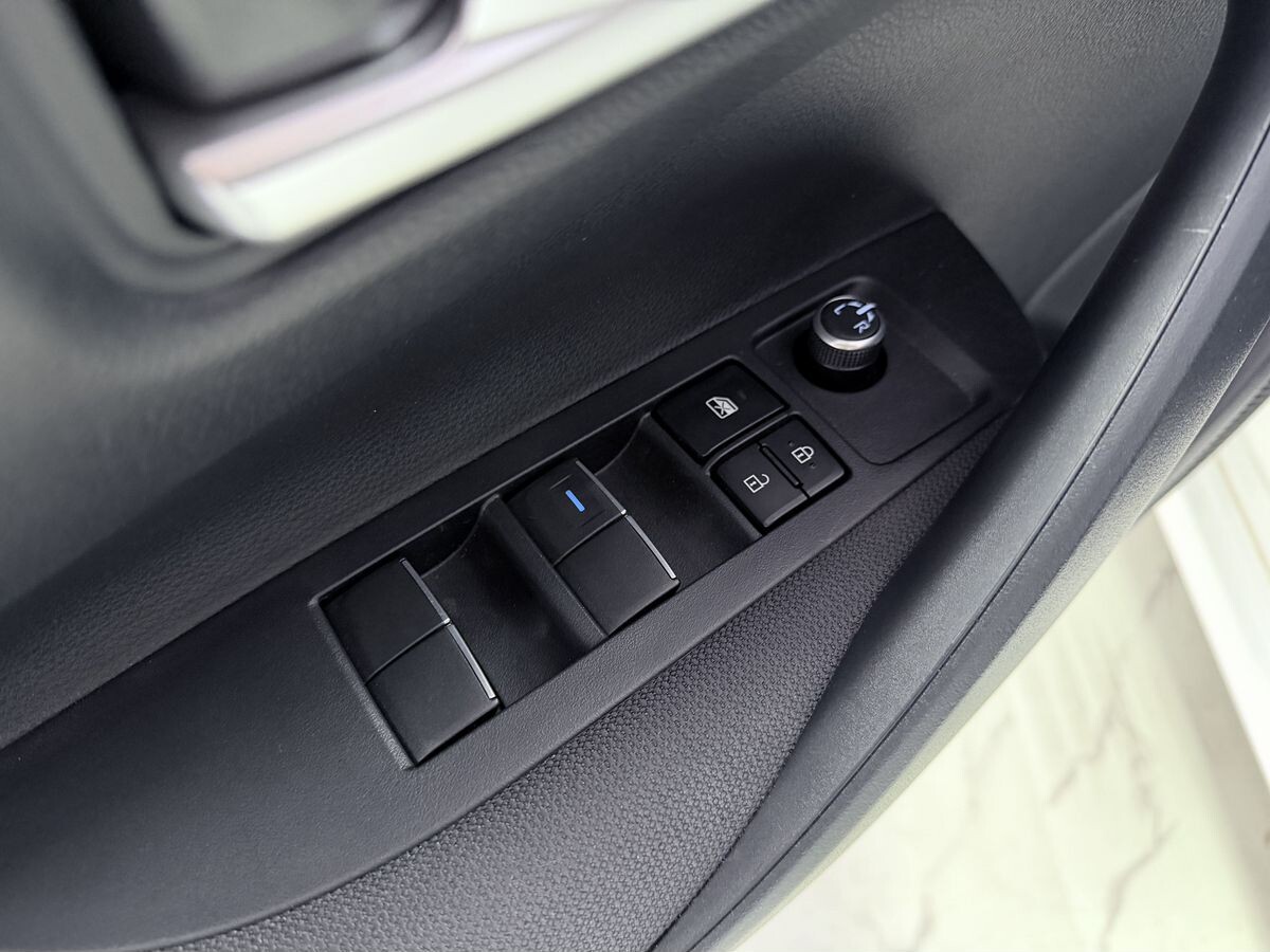 Toyota Corolla 2023 - фото автомобиля