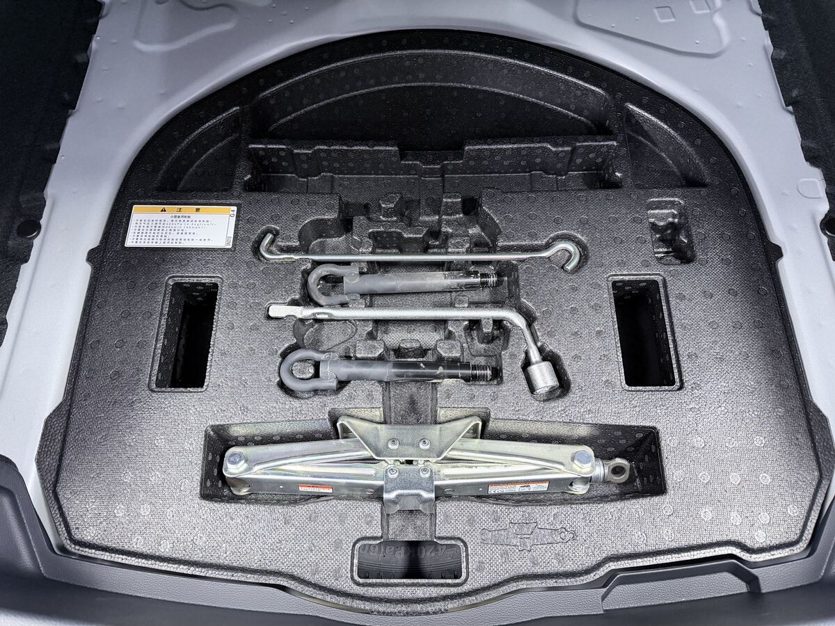 Toyota Corolla 2023 - фото автомобиля