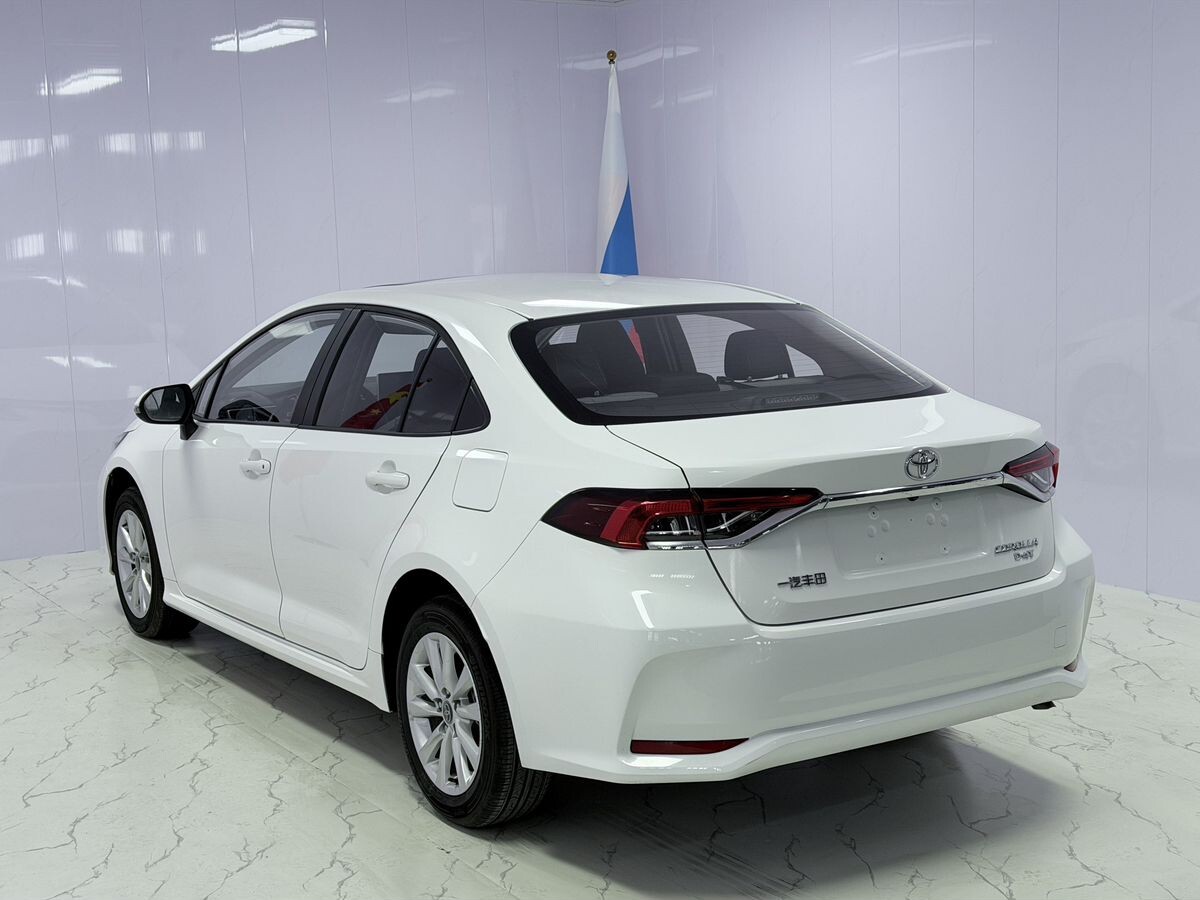 Toyota Corolla 2023 - фото автомобиля
