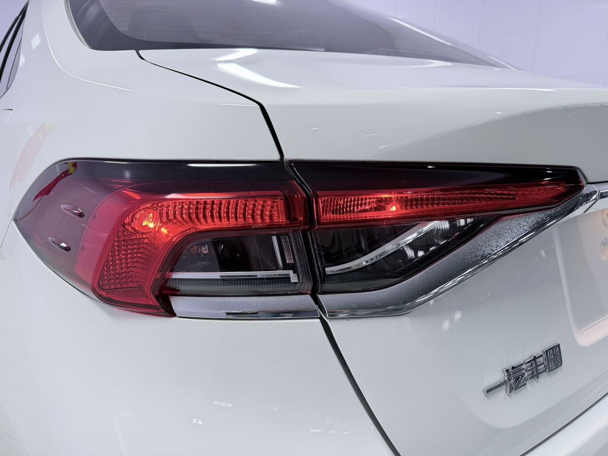 Toyota Corolla 2023 - фото автомобиля