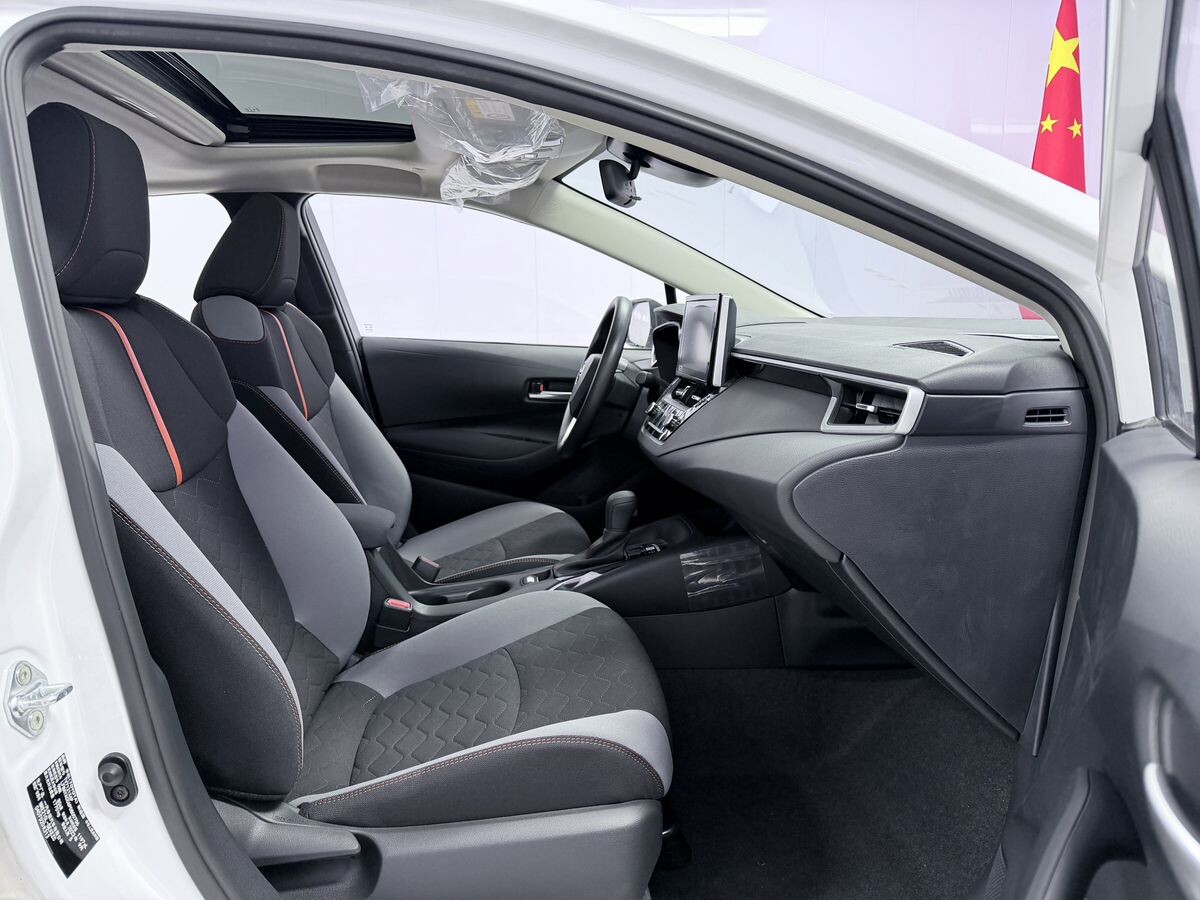 Toyota Corolla 2023 - фото автомобиля