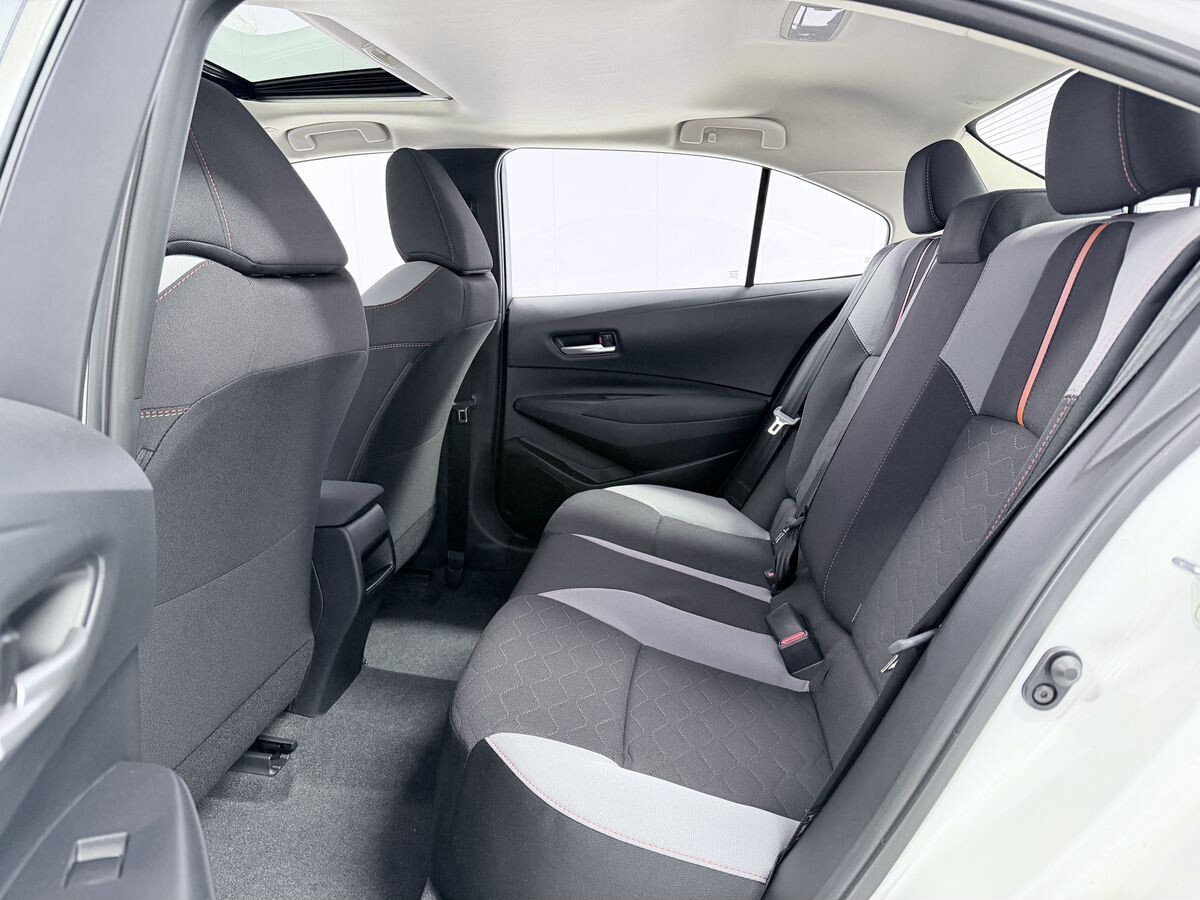 Toyota Corolla 2023 - фото автомобиля