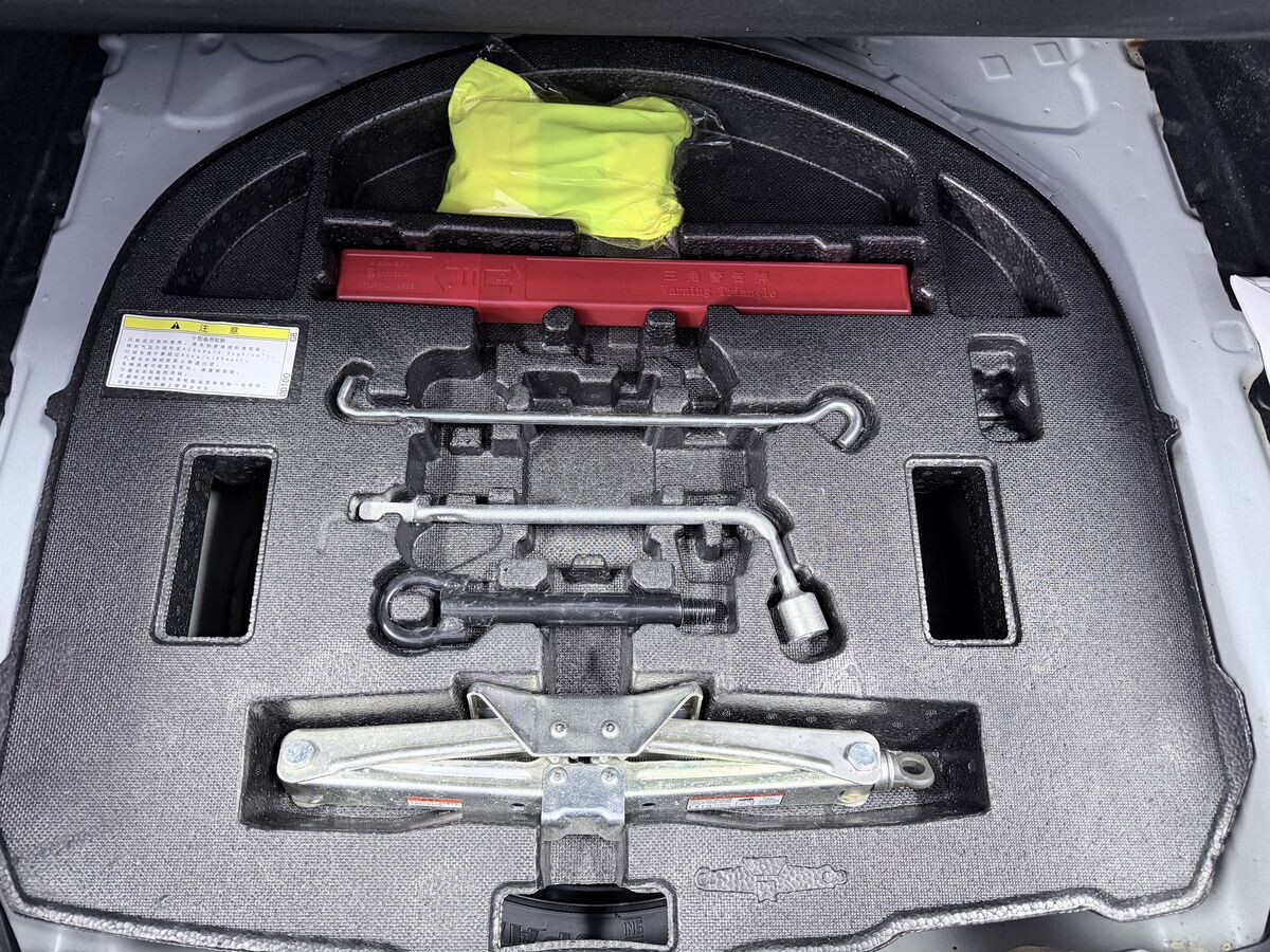 Toyota Levin 2022 - фото автомобиля