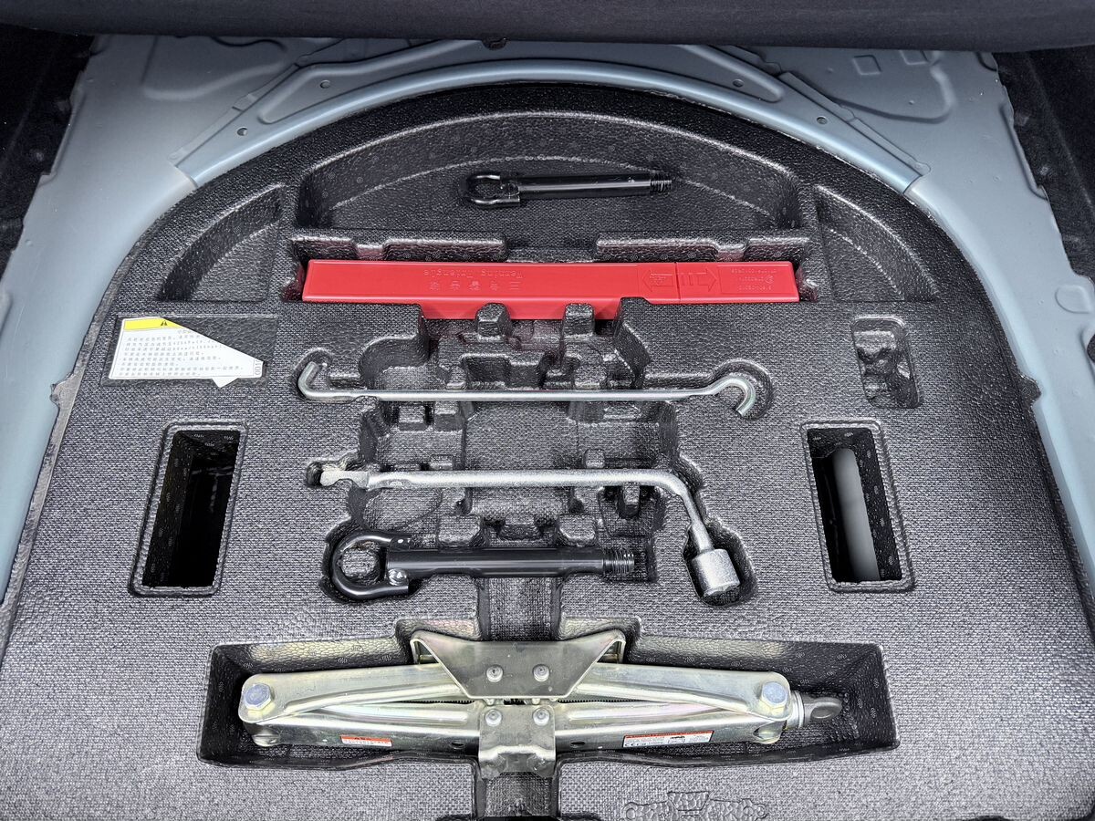 Toyota Levin 2022 - фото автомобиля