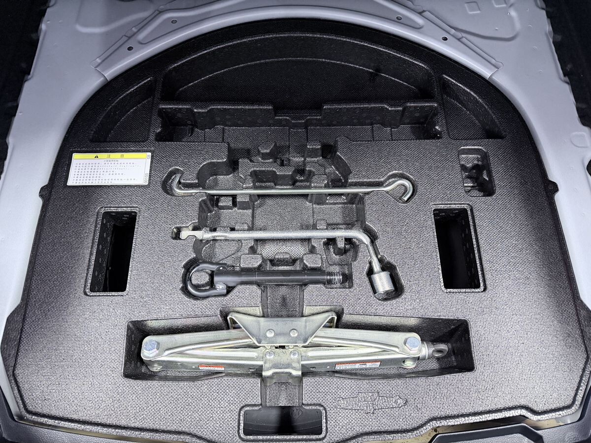 Toyota Levin 2022 - фото автомобиля