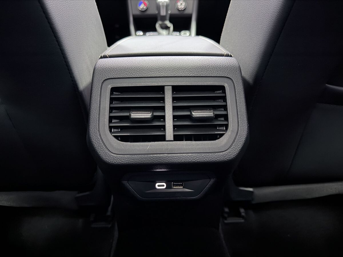 Volkswagen Lavida 2022 - фото автомобиля