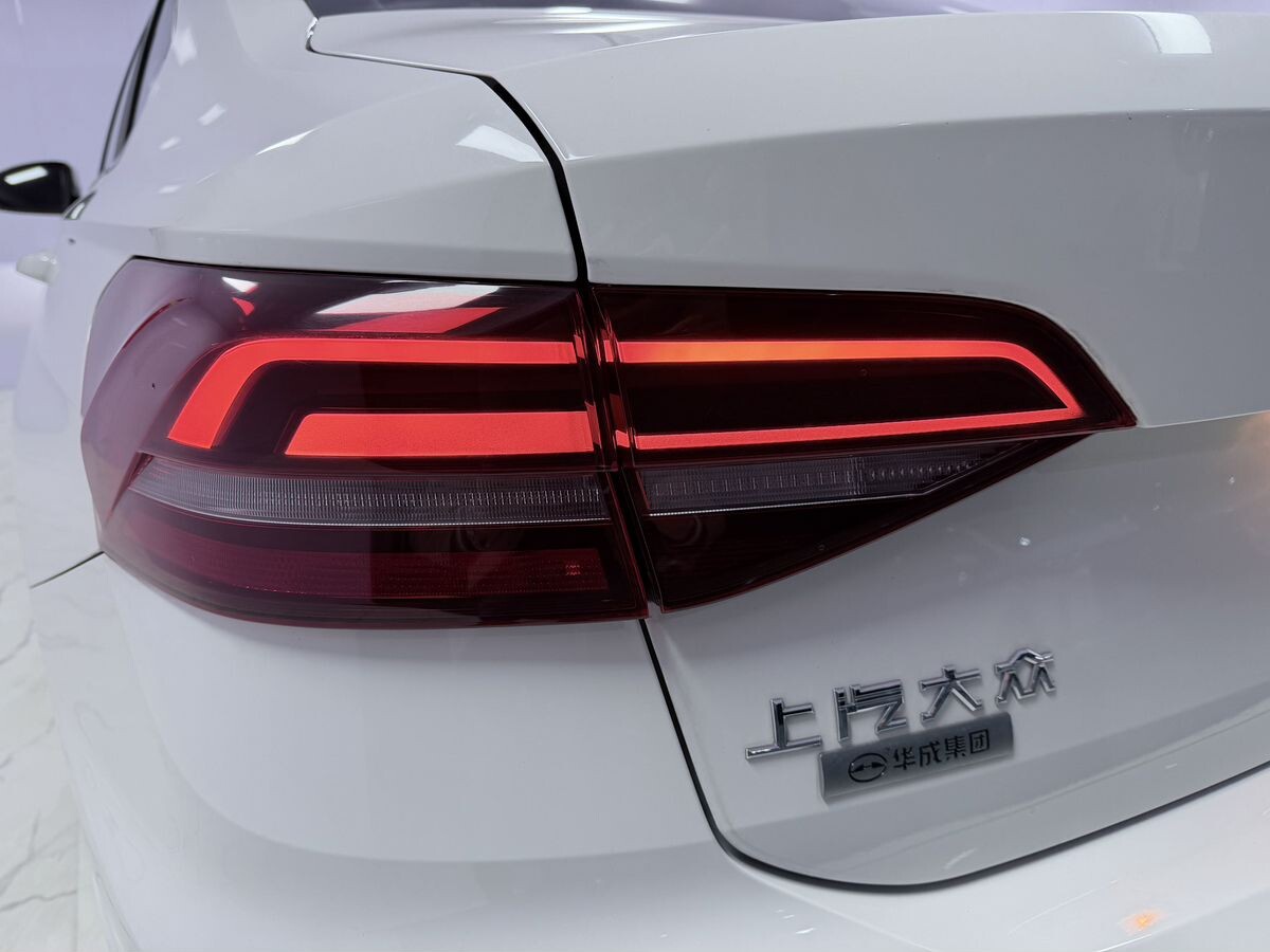 Volkswagen Lavida 2022 - фото автомобиля