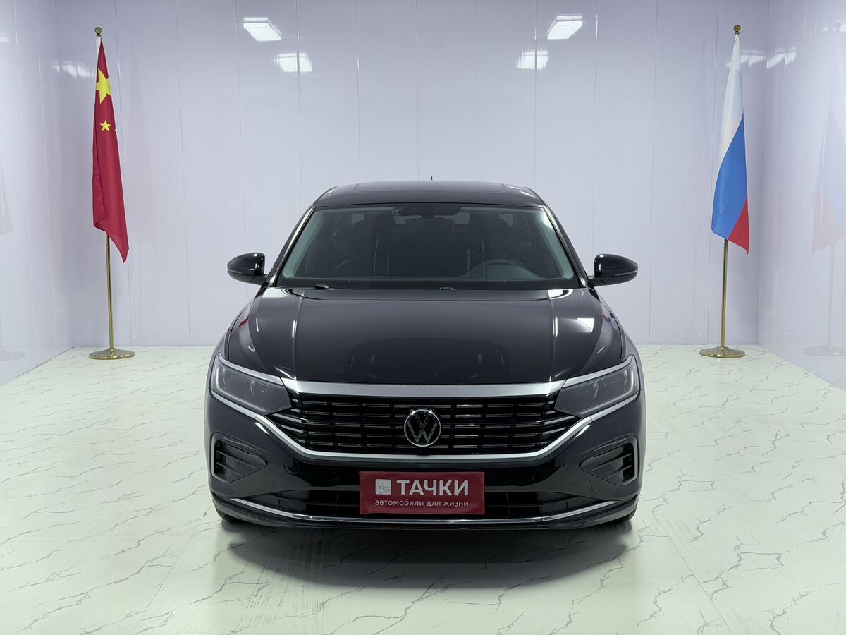 Volkswagen Passat 2022 - фото автомобиля