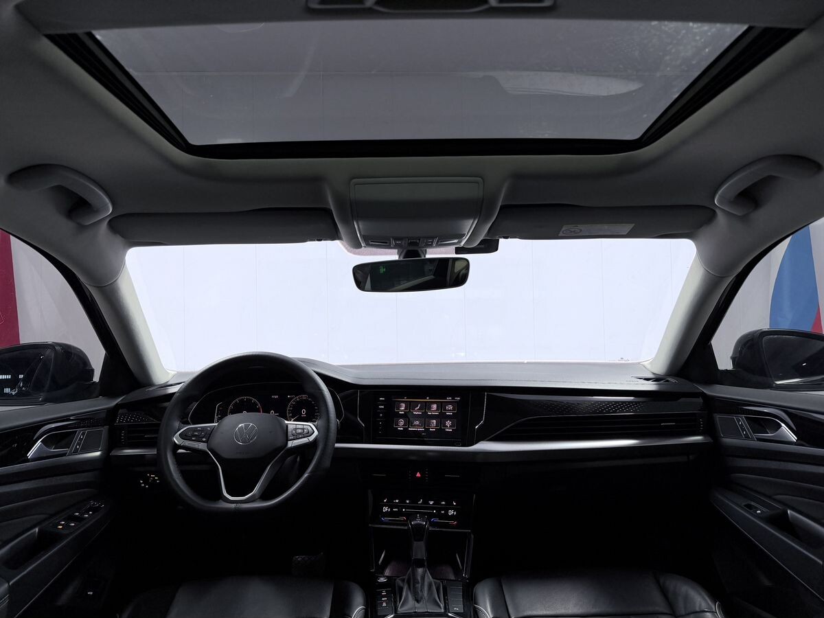 Volkswagen Passat 2022 - фото автомобиля