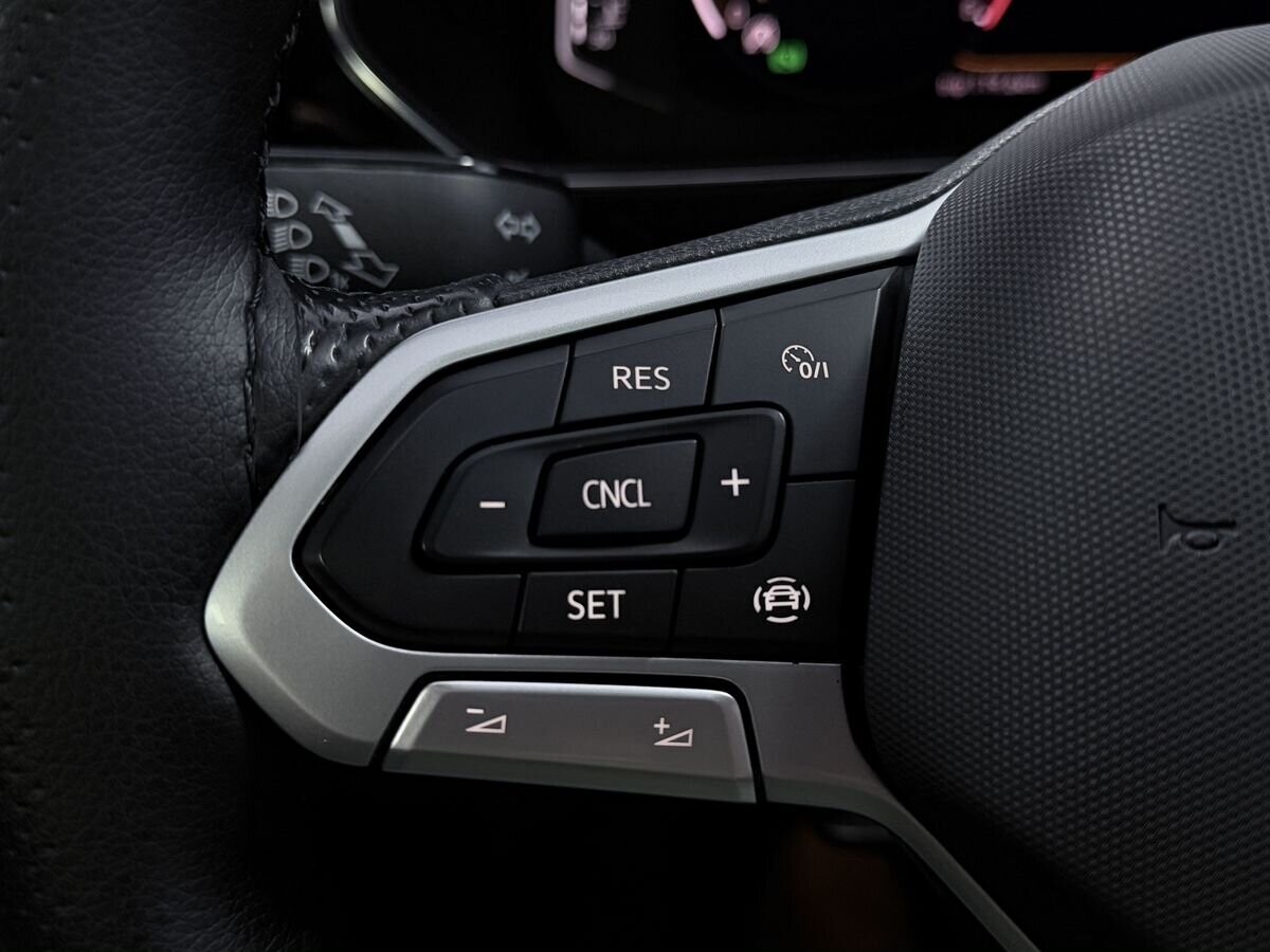 Volkswagen Passat 2022 - фото автомобиля