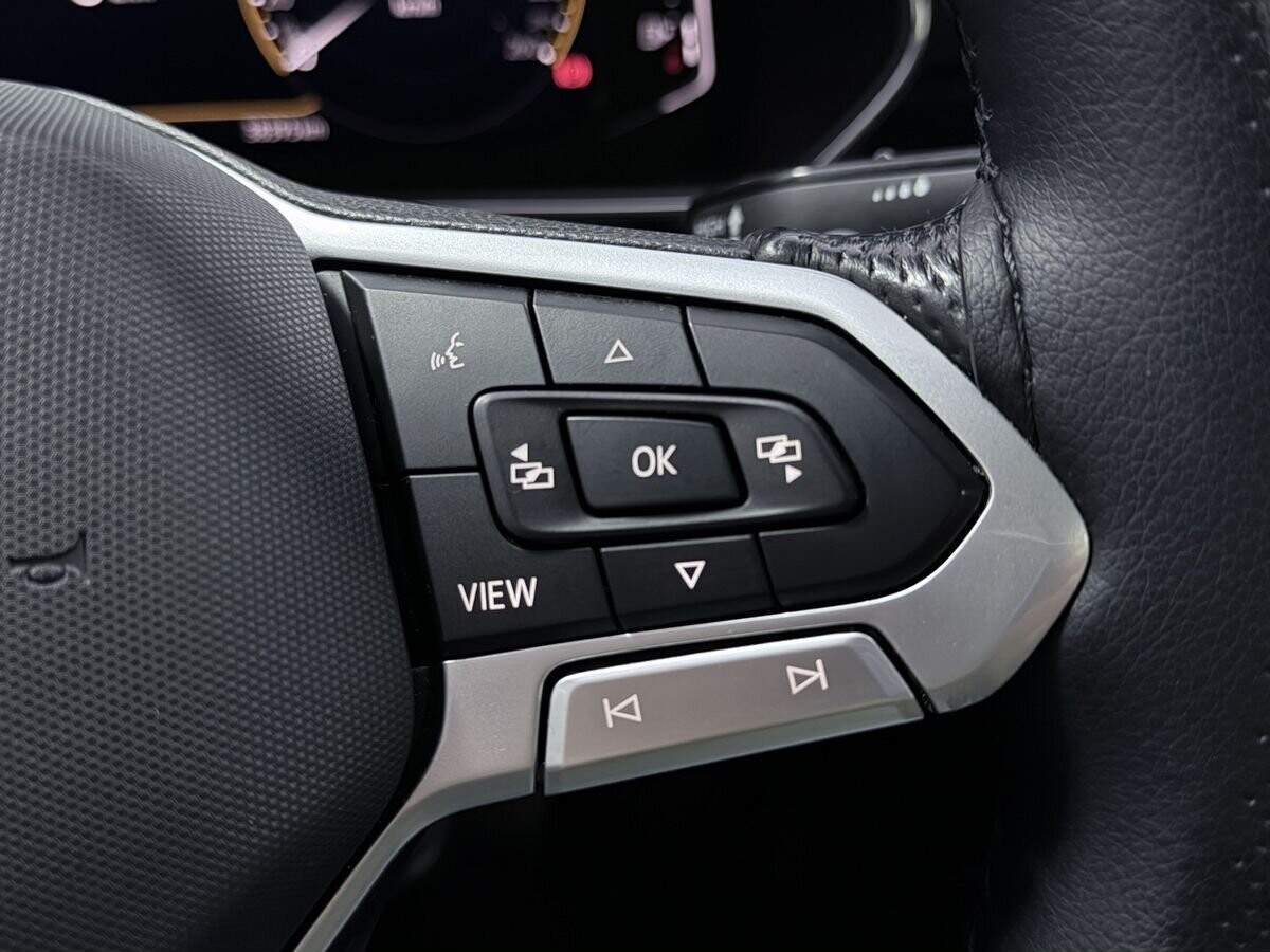 Volkswagen Passat 2022 - фото автомобиля