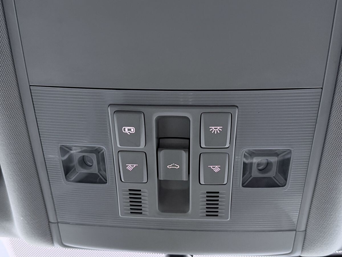 Volkswagen Passat 2022 - фото автомобиля