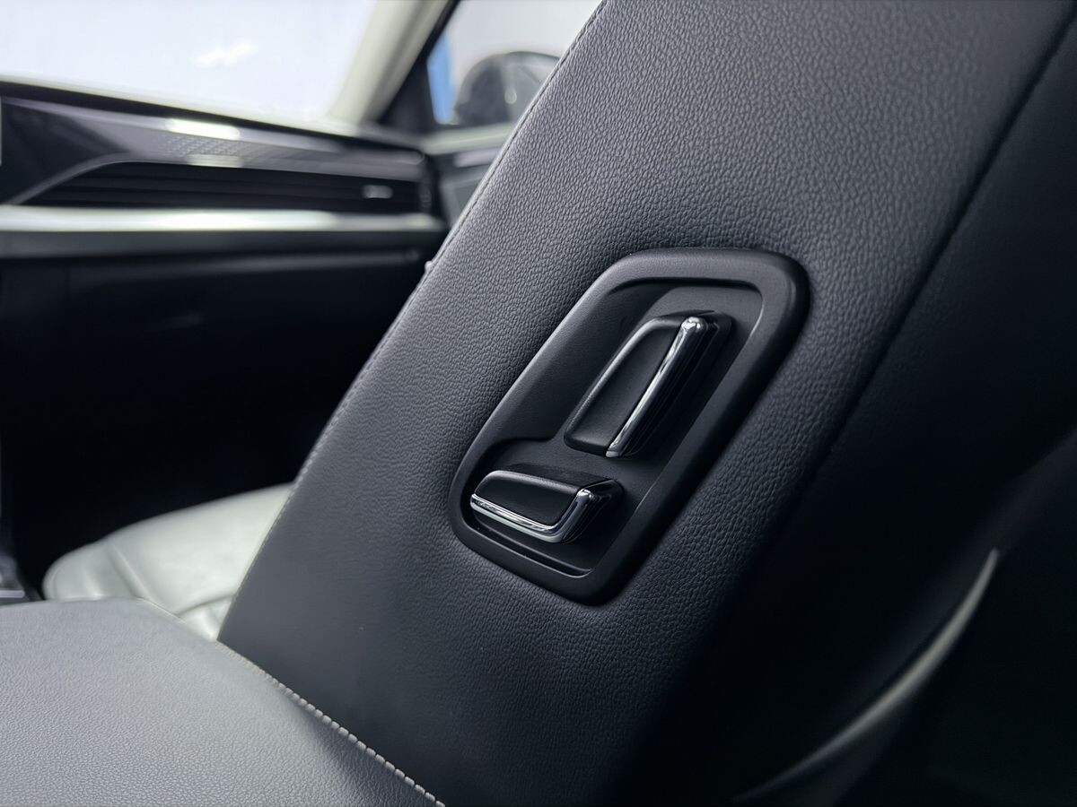 Volkswagen Passat 2022 - фото автомобиля