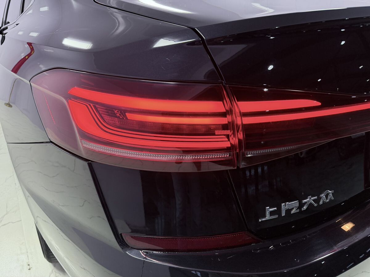 Volkswagen Passat 2022 - фото автомобиля