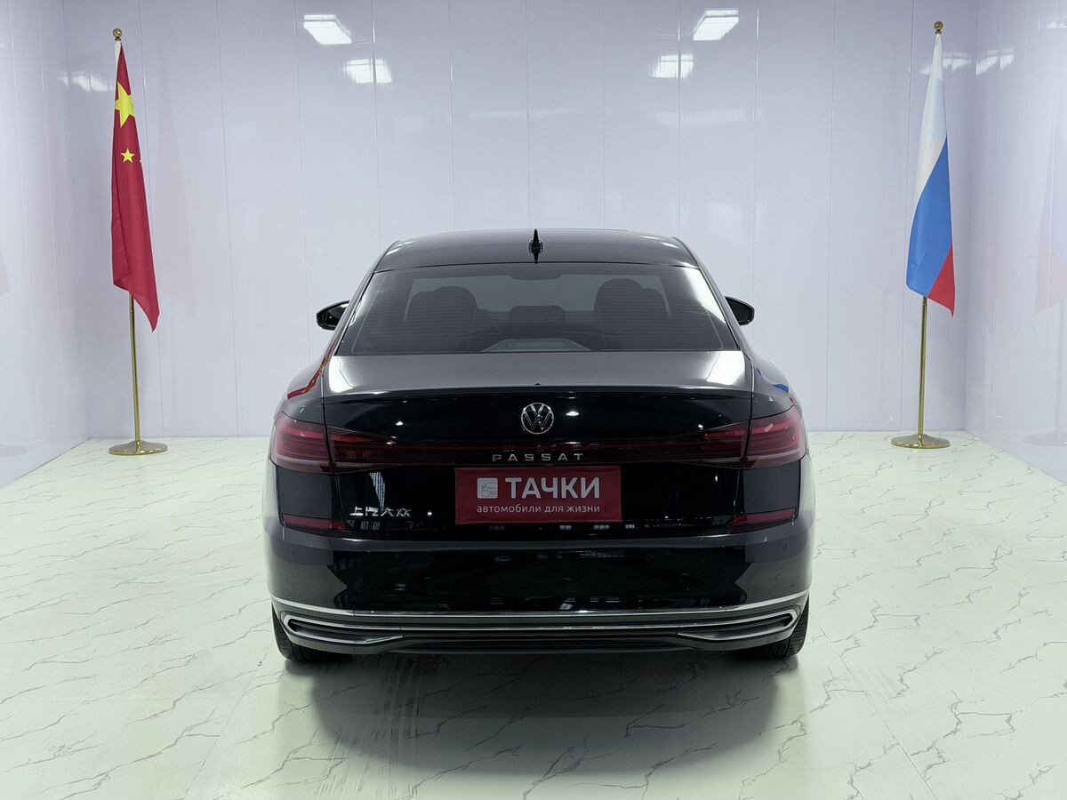Volkswagen Passat 2022 - фото автомобиля