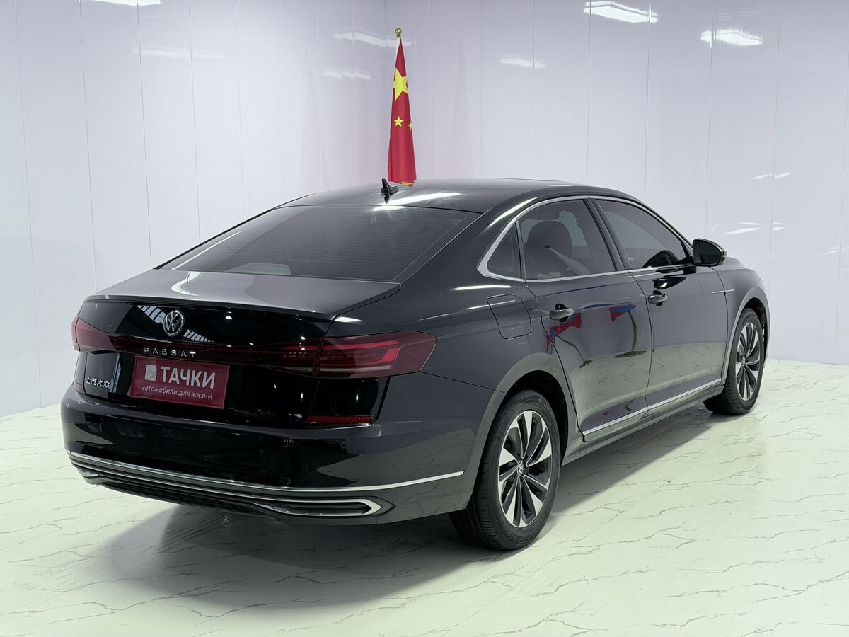 Volkswagen Passat 2022 - фото автомобиля