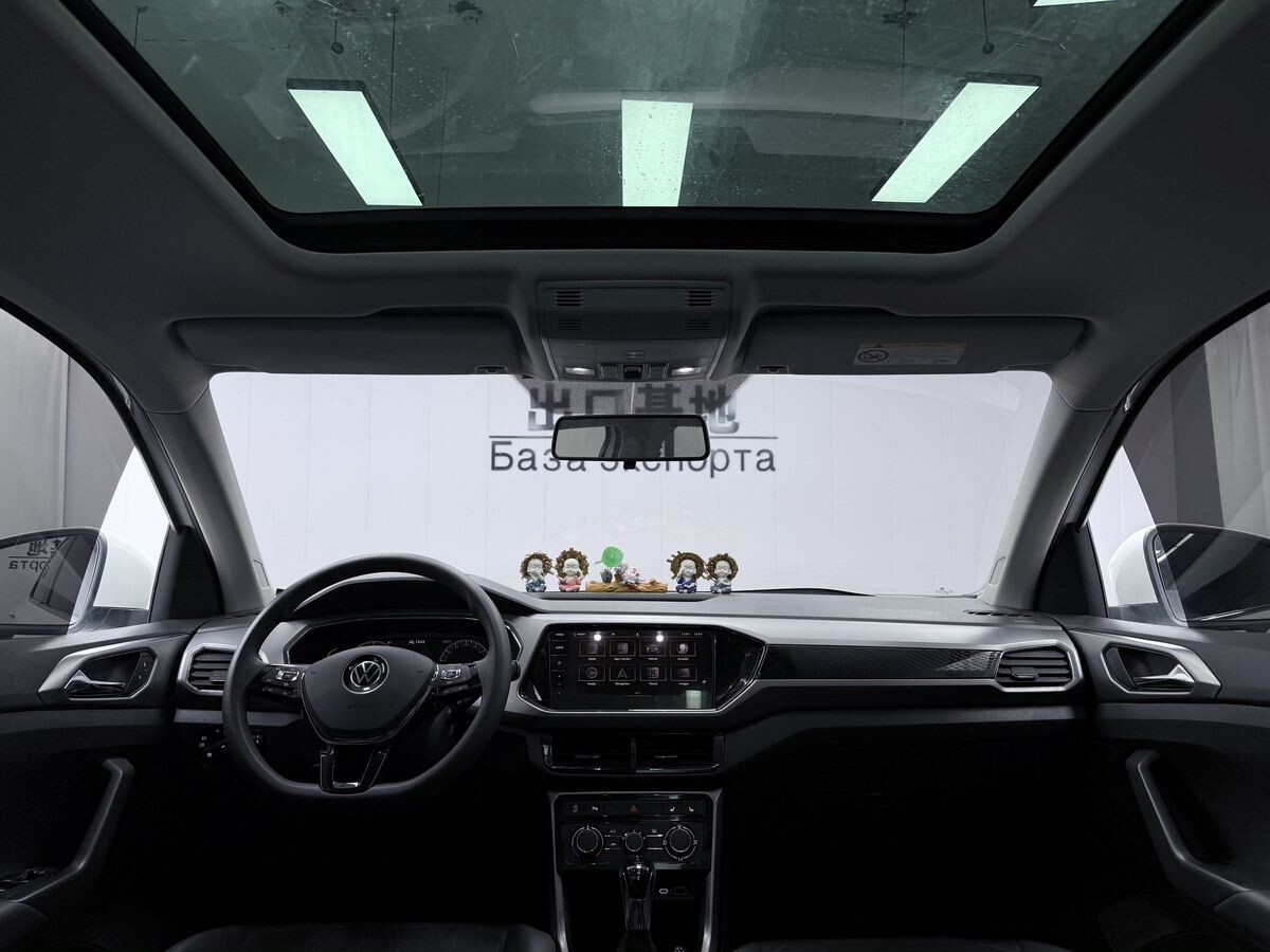 Volkswagen T-Cross 2022 - фото автомобиля
