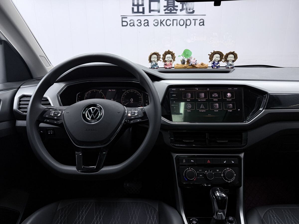 Volkswagen T-Cross 2022 - фото автомобиля