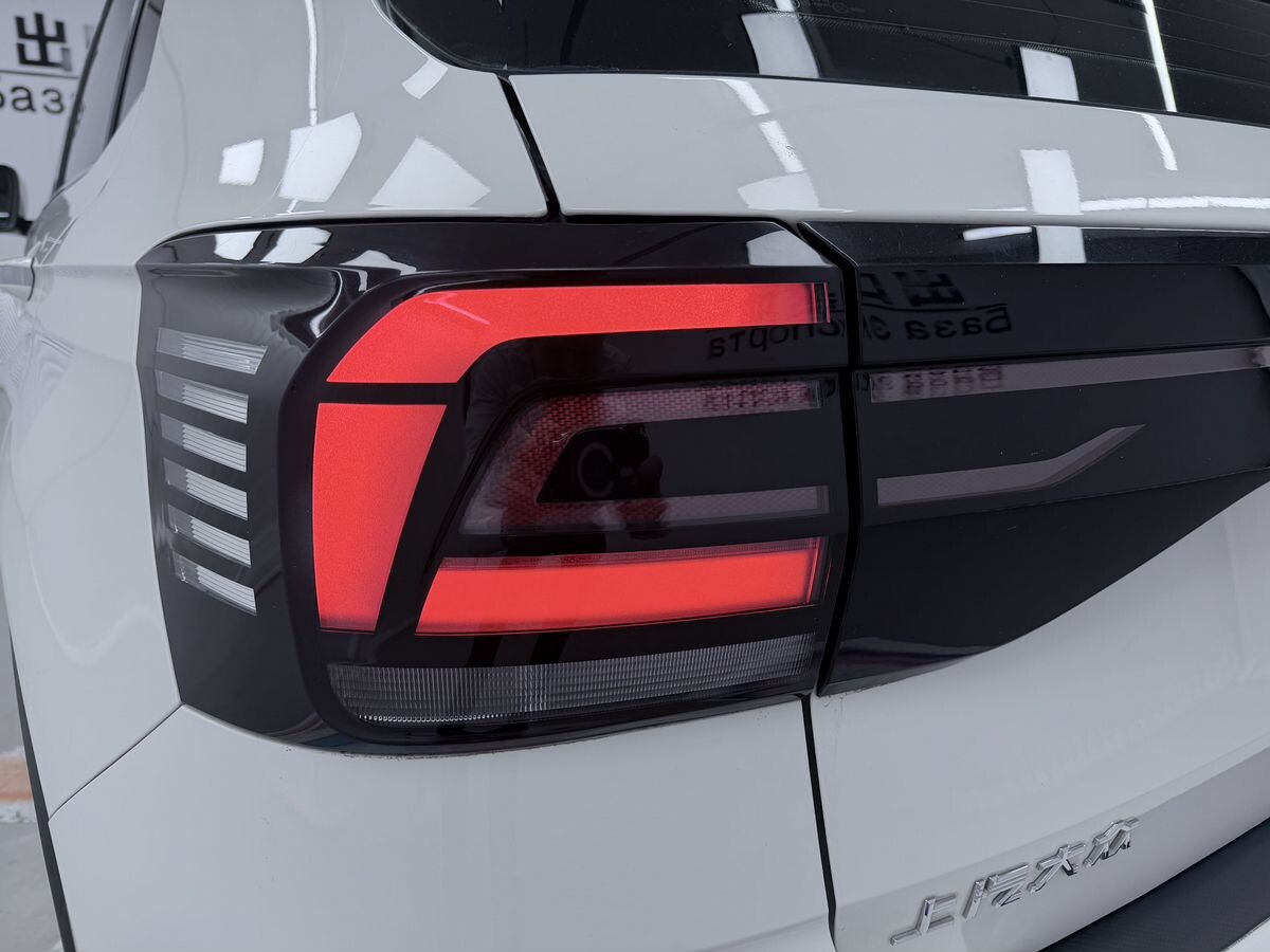 Volkswagen T-Cross 2022 - фото автомобиля