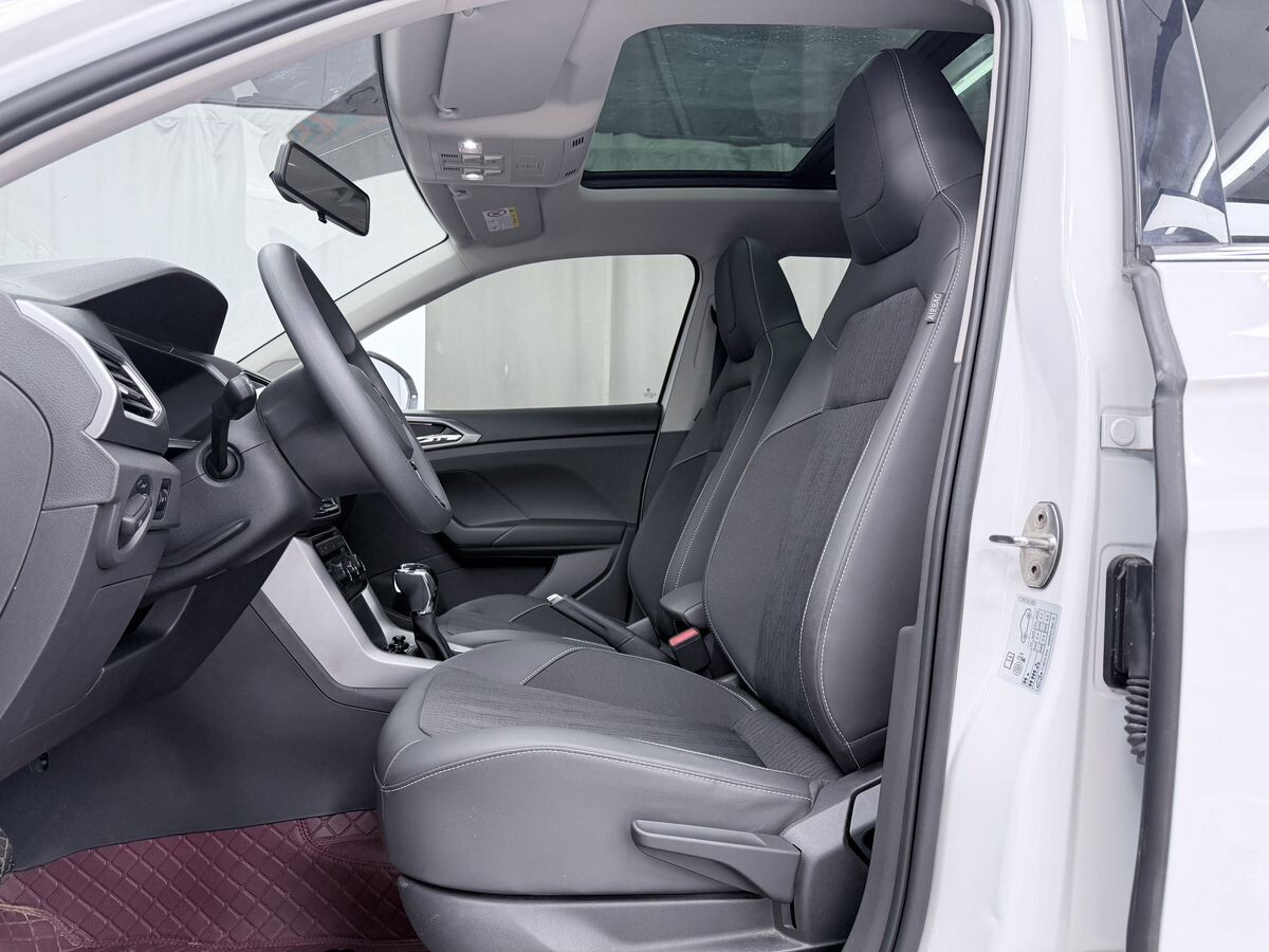 Volkswagen T-Cross 2022 - фото автомобиля