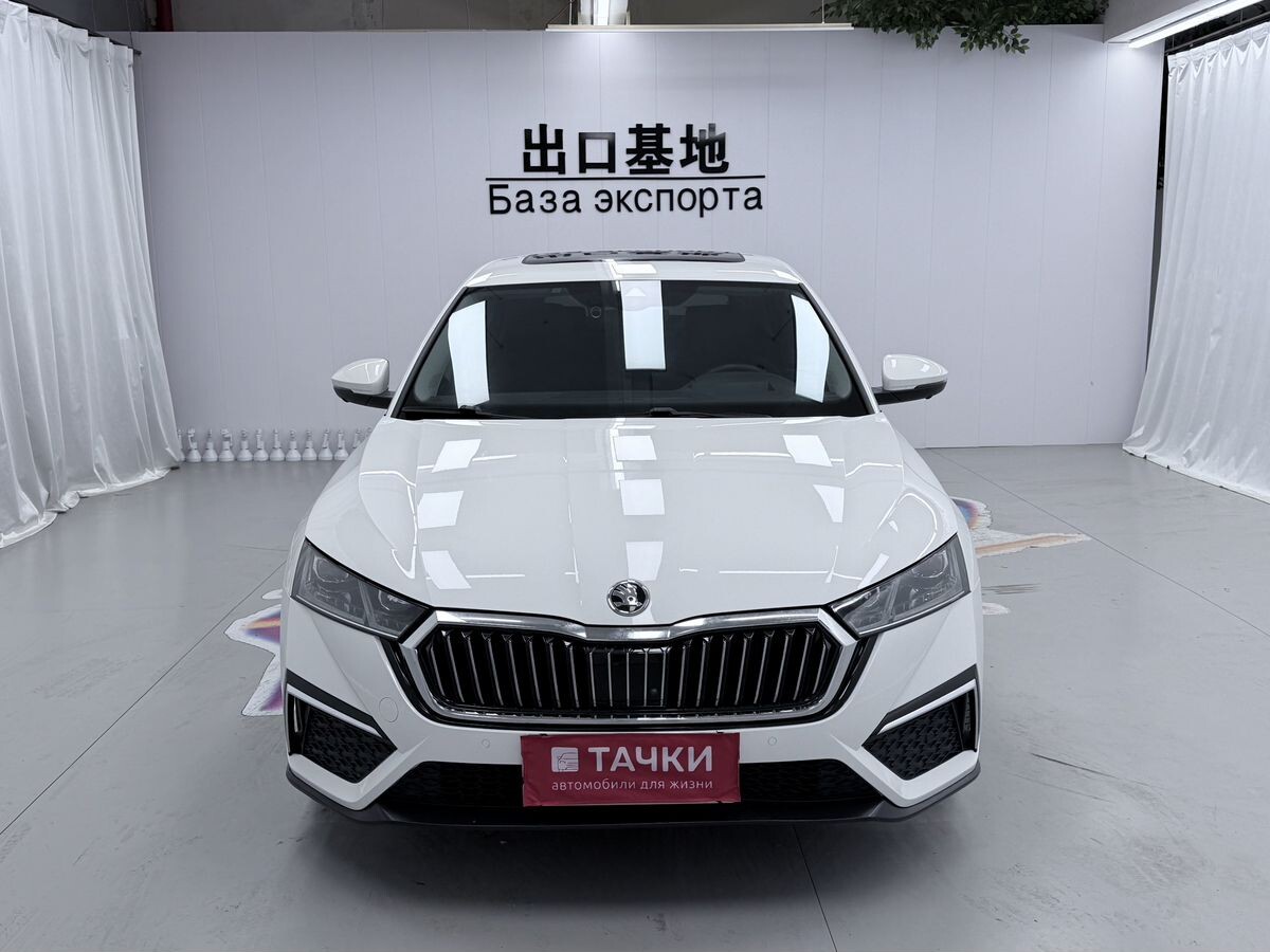 Skoda Octavia 2022 - фото автомобиля