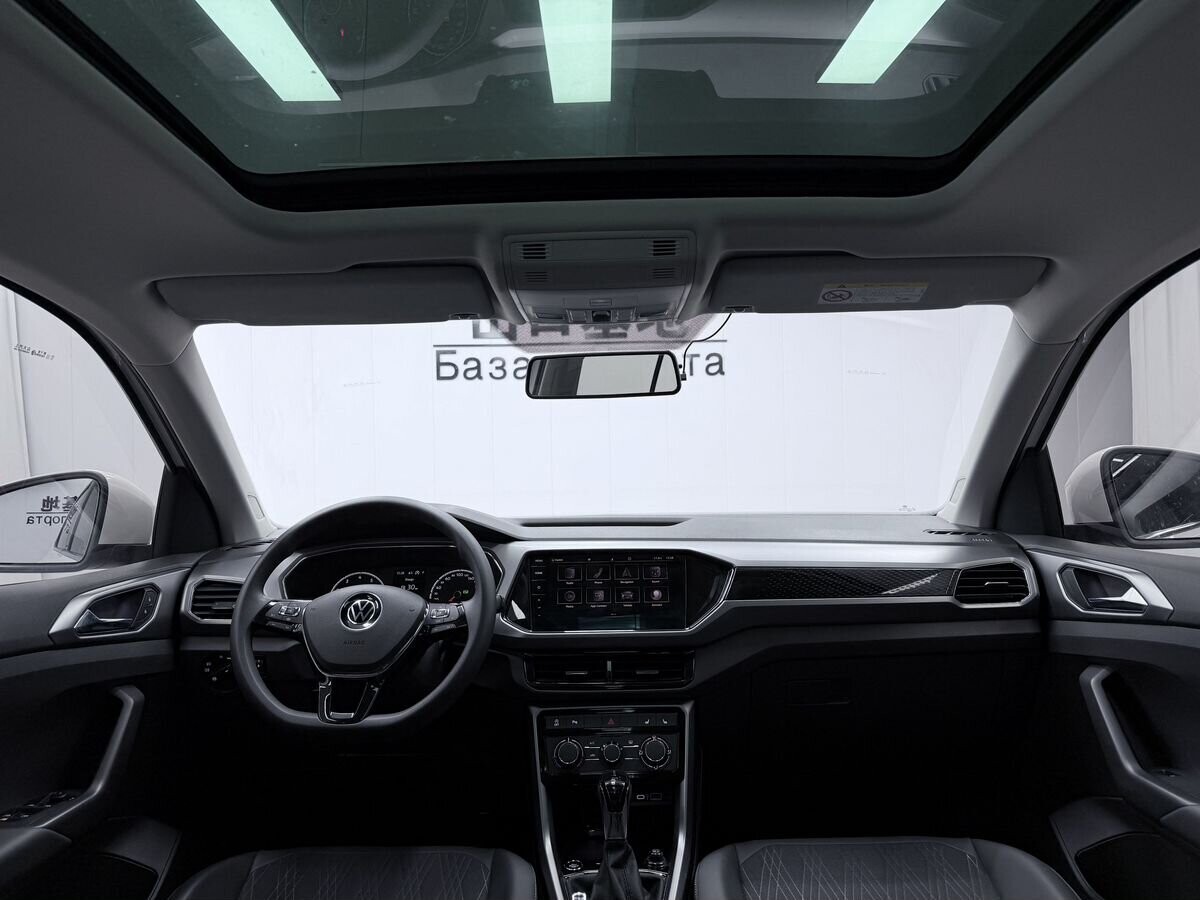 Volkswagen T-Cross 2021 - фото автомобиля