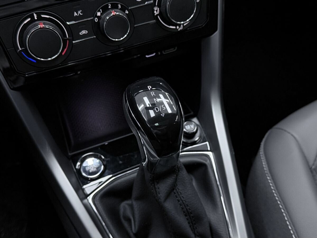 Volkswagen T-Cross 2021 - фото автомобиля