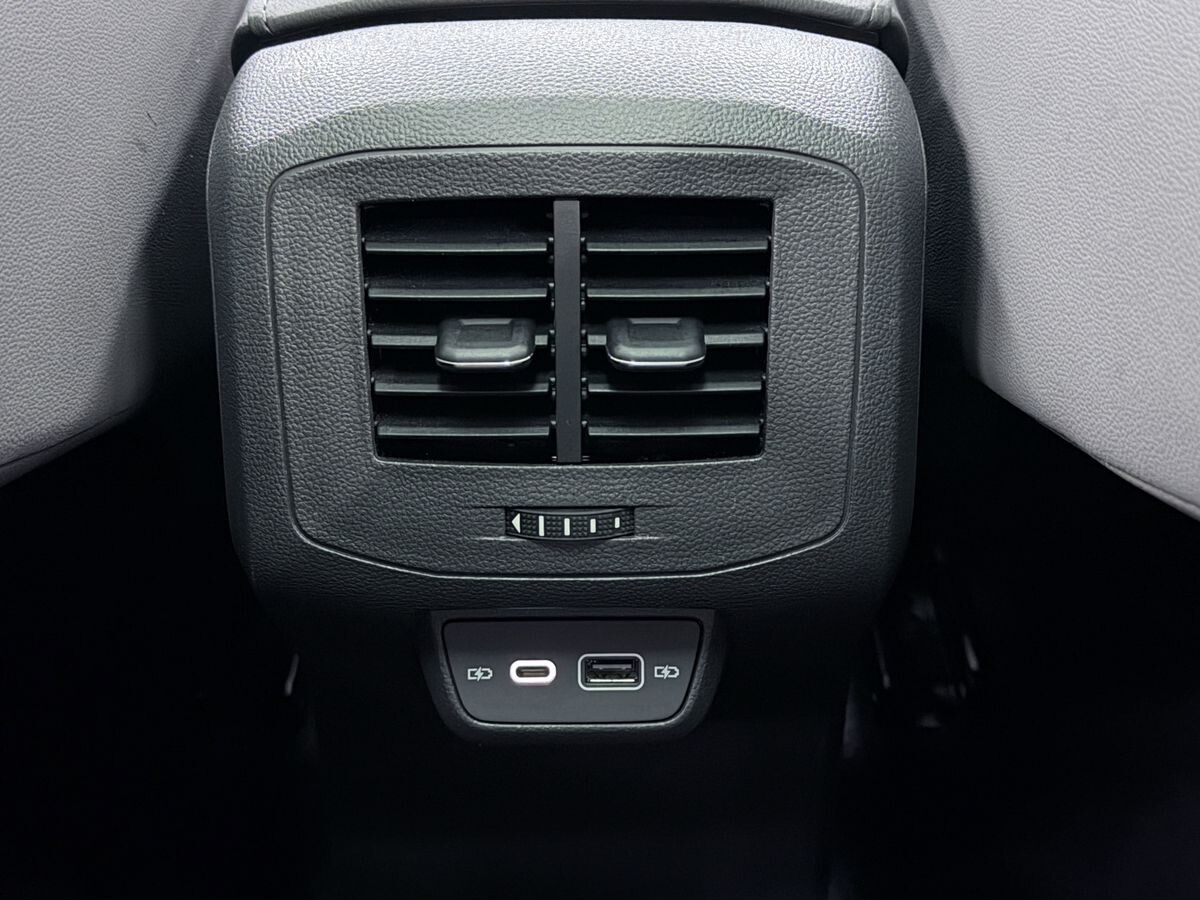 Volkswagen T-Cross 2021 - фото автомобиля